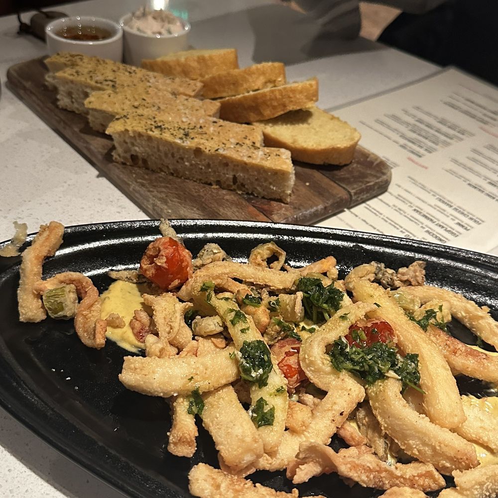 Toscana - Calamari Fritto and bread - Bars Near Me - Lansing, Michigan