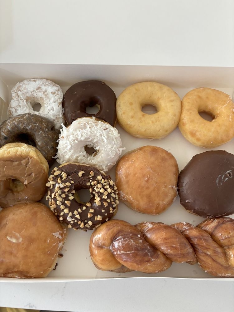 Donut Hole Logo