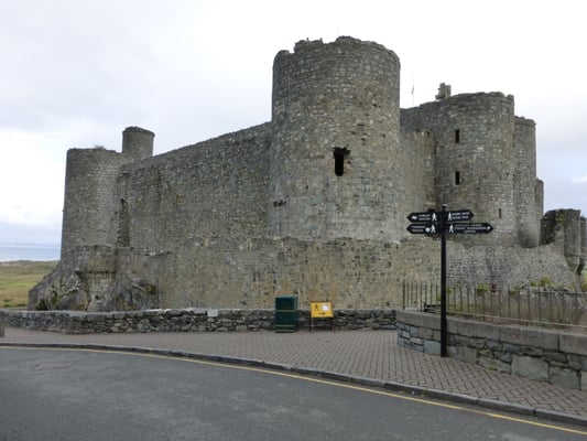 Castell Harlech by null