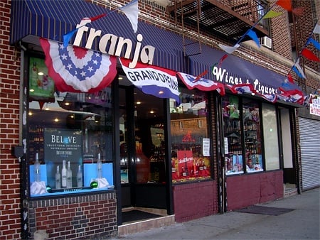 Franja Wines & Liquors Logo
