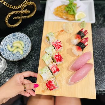 Ginza - Sushi Deluxe, Mackerel! Albacore, surf clams, burning fire roll with habaneros tobiko! - Sushi Bars Near Me - Bellevue, Washington Ginza - Sushi Deluxe, Mackerel! Albacore, surf clams, burning fire roll with habaneros tobiko! - Sushi Bars Near Me - Bellevue, Washington