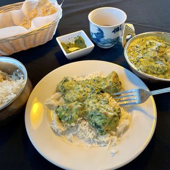 Curry Leaf - This meal is just what I wanted!  A wonderful Chicken Saag!  So incredibly tasty! - Indian Near Me - Irving, Texas