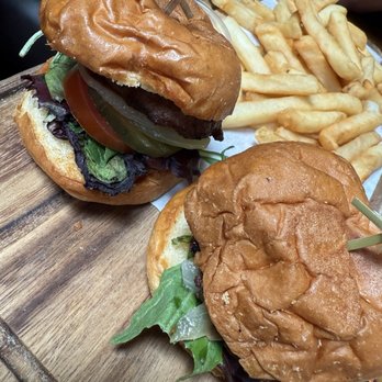 Congregation Brewery & Cocina - Sliders - Pubs Near Me - Pasadena, California