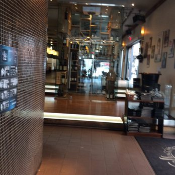 Caffuccino - the entrance to a coffee shop - Coffee & Tea Near Me - Magog, Quebec