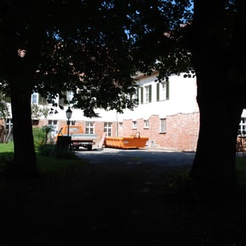 Weißes Schloß - Funeral Services & Cemeteries Near Me - Weidenbach, BY