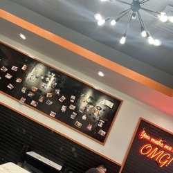 OMG! Burger - Spring - Picture wall