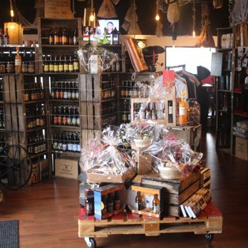 Le Relais Breton - Boutique - Creperies Near Me - Taden, 22
