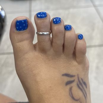 Polished Spa - Polka Dot Pedicure. - Nail Salons Near Me - Fairfield, California Polished Spa - Polka Dot Pedicure. - Nail Salons Near Me - Fairfield, California