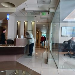 RootVision Endo - Waiting area, reception and conference room.