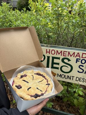 Mount Desserts, Homemade Pies by null
