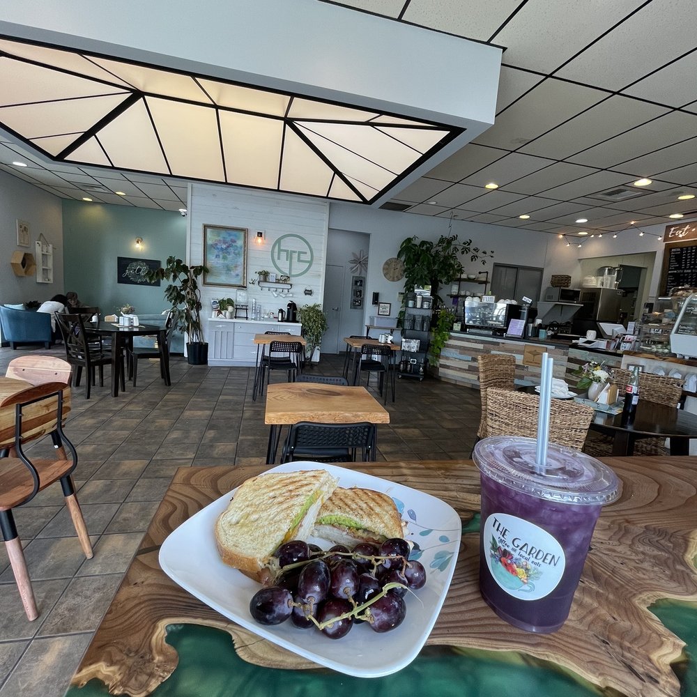 Garden veggie panini with "in bloom" signature tea... so yummy!!