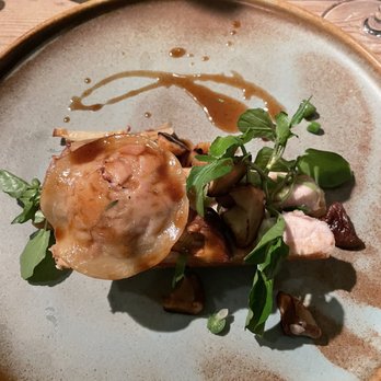 Den Burgh - Tender chicken with a fowl & mushroom filled ravioli - French Near Me - Hoofddorp, New Hampshire Den Burgh - Tender chicken with a fowl & mushroom filled ravioli - French Near Me - Hoofddorp, New Hampshire