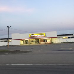 Home Outlet - Grossman's Bargain Outlet of Walpole -- 600 Providence Highway / Route 1, Walpole               Storefront