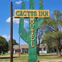 Cactus Inn - Cactus inn sign