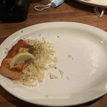 Cheddar's Scratch Kitchen - Salmon with no sides (out of both) - Comfort Food Near Me - Baytown, Texas