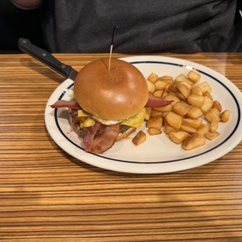 IHOP - Hamburger - Breakfast & Brunch Near Me - Simi Valley, California