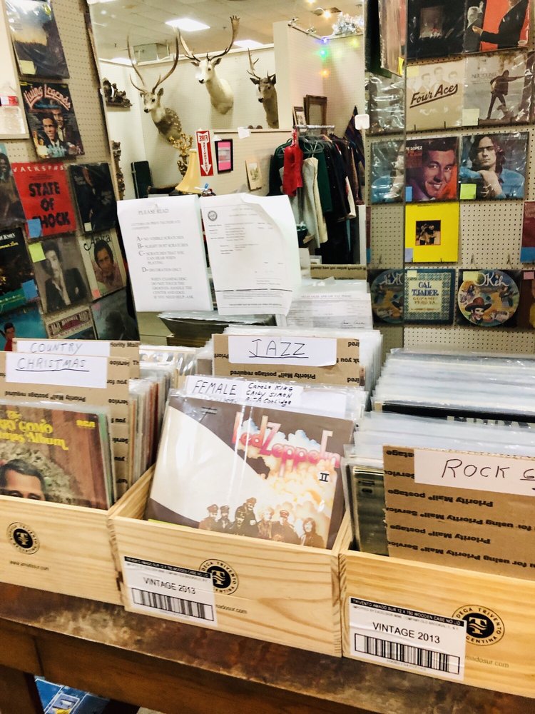 THOMPSON’S ANTIQUE CENTER OF TEXAS CLOSED Updated July 2024 150