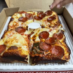 Valentino's Pizza Naples - Small 4 Corner Pizza fresh off the press