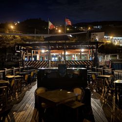 Lo Scoglio - The view of the restaurant from the dock outside