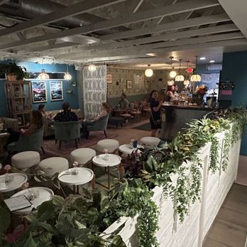 House Wine - Wine Bars Near Me - Austin, Texas House Wine - Wine Bars Near Me - Austin, Texas