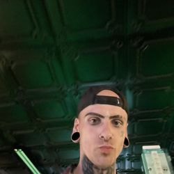 Smokies Smoke Shop - Me & their dope lookin' ceiling