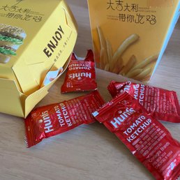 Literally all I wanted was hot sauce. Had to pay extra too fucking disappointing. This shits too greasy to eat by itself.