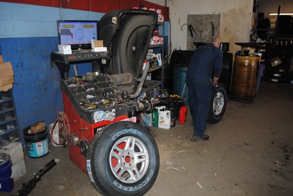 P & R Auto Repair And Sales HI-TECH TIRE & WHEEL AUTO REPAIR & SALES - Updated June 2025 - 16