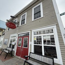 The Red Herring - Entrance