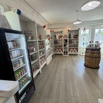 Smugglers Notch Distillery Tasting Room - Wine Tasting Room Near Me - Stowe, Vermont Smugglers Notch Distillery Tasting Room - Wine Tasting Room Near Me - Stowe, Vermont