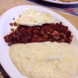 New York Diner - Over easy, corned beef and grits.
