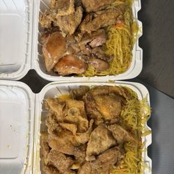 Carl's Lunchwagon - Crunchy and moist Fried chicken, pancit, pork adobo, and Teri chicken. Yummy!