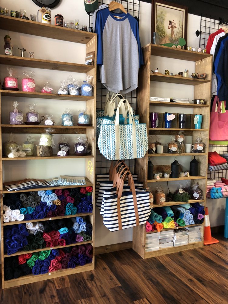 SALTY CRAB OUTFITTERS Updated August 2024 2662 Bayshore Blvd