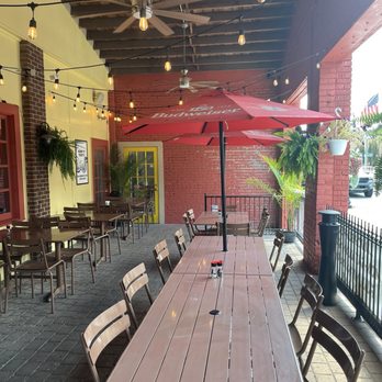 Big Bull Steakhouse - Porch - Steakhouses Near Me - Springfield, Kentucky