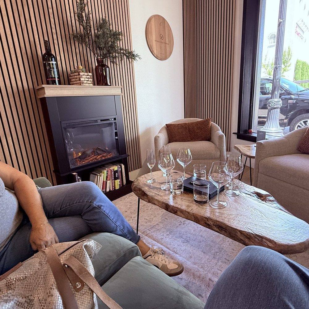 Stressed Vines - Beautiful and comfortable lounge. - Wine Tasting Room Near Me - Healdsburg, California Stressed Vines - Beautiful and comfortable lounge. - Wine Tasting Room Near Me - Healdsburg, California