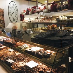 Vecchiato Gianfranco  - A moment to admire those slabs of chocolate with hazelnuts pls