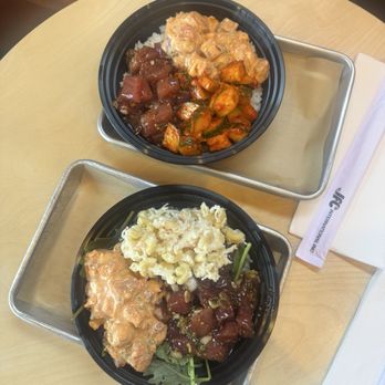 Ohana Superette - 1/2 spicy tuna & 1/2 ohana shoyu tuna with macaroni salad and kimchi cucumber - Hawaiian Near Me - Los Angeles, California