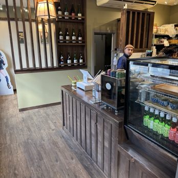 Yama Onigiri - Interior - Japanese Near Me - Banff, Alberta