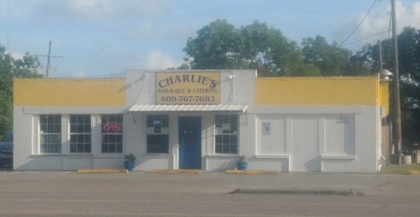 Charlie's Bar B Que & Catering by null