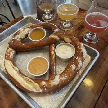 Brews Brothers Brewpub - Pretzel - Brewpubs Near Me - Burbank, California Brews Brothers Brewpub - Pretzel - Brewpubs Near Me - Burbank, California