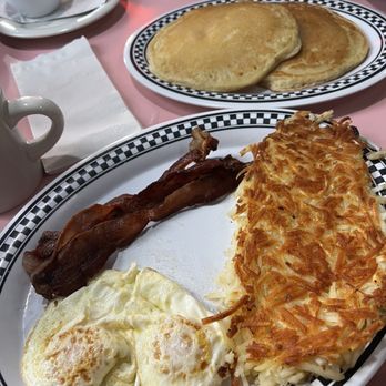 Johnny Angel's - The Richie Cunningham Combo Platter - American Near Me - Jacksonville, Florida