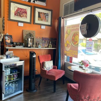 Mirage Art & Coffee - Interior seating - Cafes Near Me - Honolulu, Hawaii