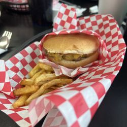 Lee's Bar-B-Q - Burger and fries