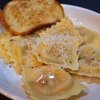 Awnie’s Italian Cuisine - Martinsville, IN Awnie’s Italian Cuisine - Martinsville, IN