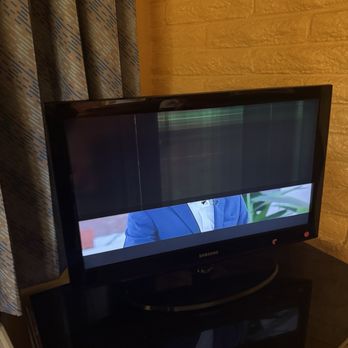 Fallbrook Country Inn - Tv didn't work - Hotels Near Me - Fallbrook, California