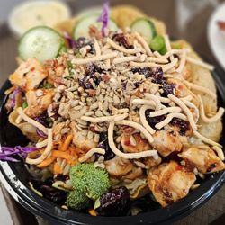 TJ's Deli & Grill - Thai crunch salad