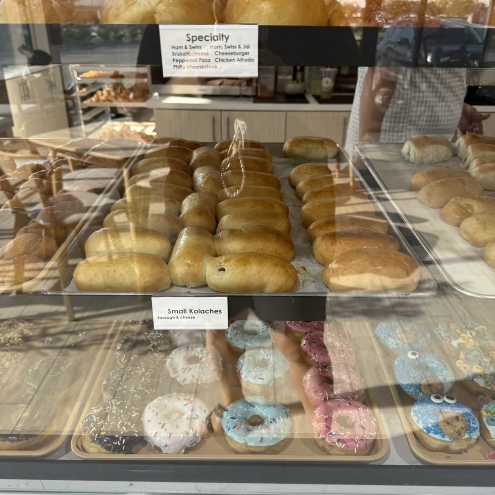 Snowflake donuts - Breakfast & Brunch Near Me - Arcola, Texas