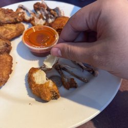 La Vera Pizzeria & Grill - Fake chicken. Supper small