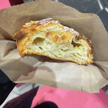 White Noise Coffee - Almond croissant - Coffee & Tea Near Me - Brooklyn, New York White Noise Coffee - Almond croissant - Coffee & Tea Near Me - Brooklyn, New York