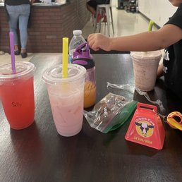 Sally tea from their October menu, strawberry post-workout rebuild strength , and a chocolate banana kid shake. Sooo good! Sally tea from their October menu, strawberry post-workout rebuild strength , and a chocolate banana kid shake. Sooo good!