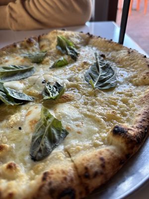 Falora Pizza by null